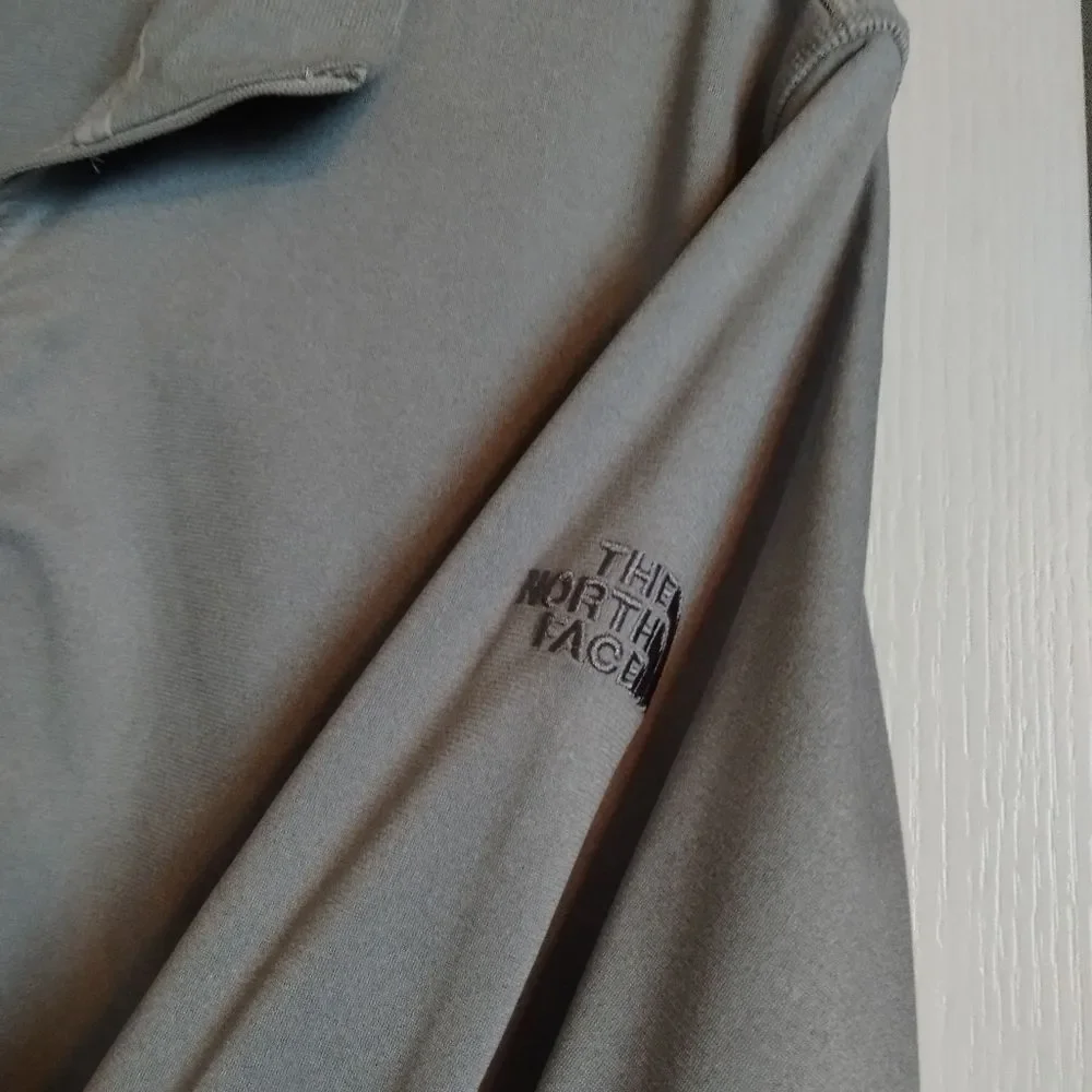 The North Face Gray Quarter-Zip Pullover Size L
